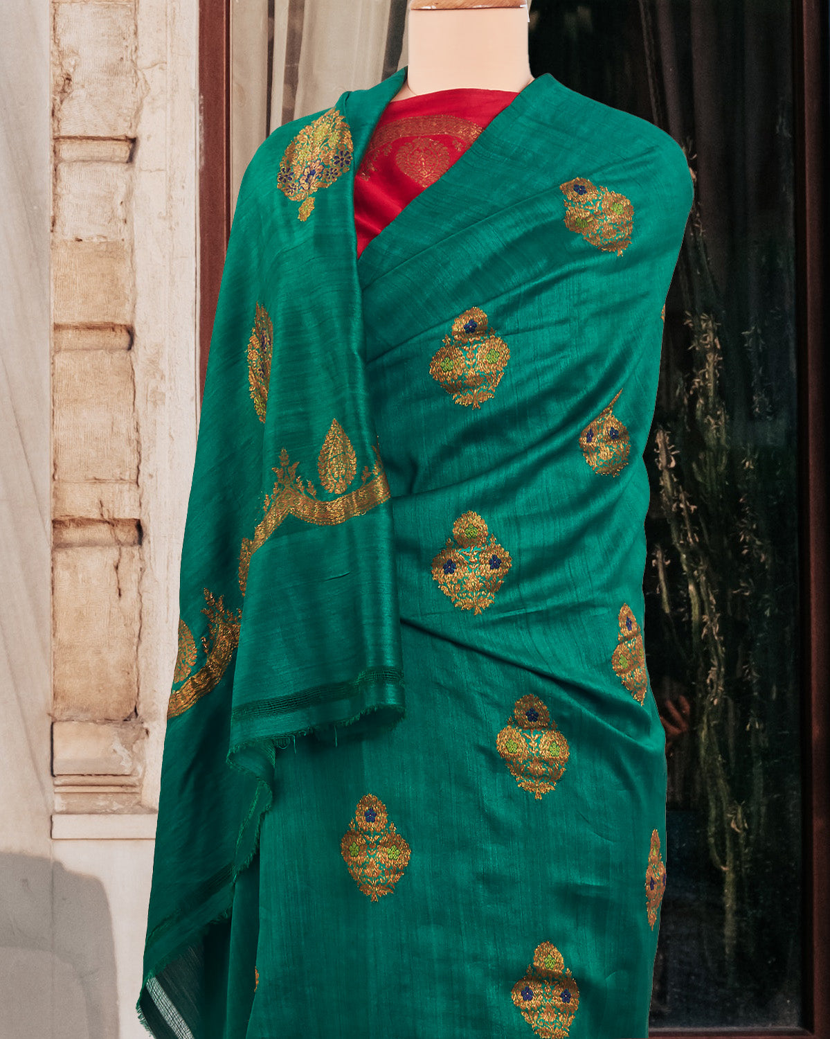 Floribunda Emerald Green Matka Georgette Saree