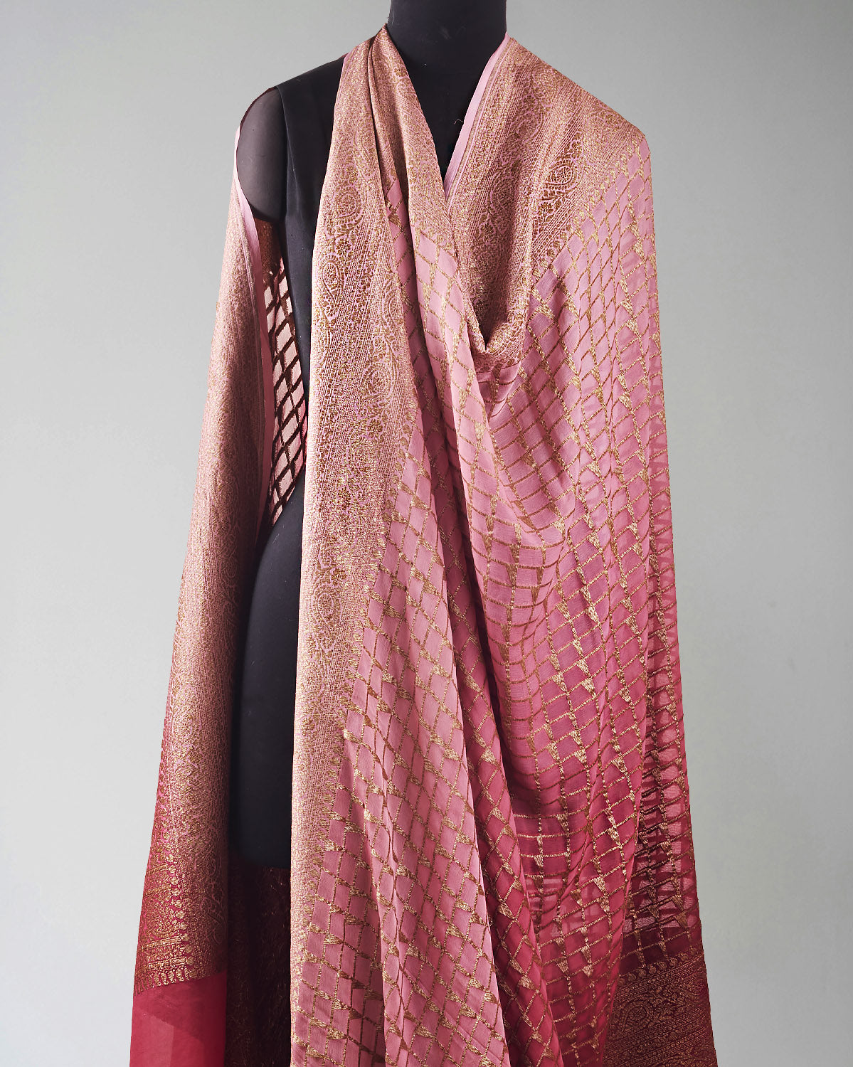 Hoysala Shaded Pink Khaddi Georgette Sari