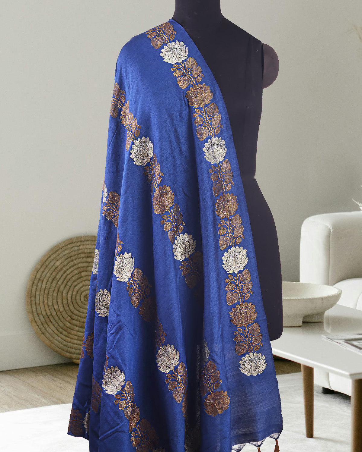 Mansarovar Blue lotus Matka Georgette Saree