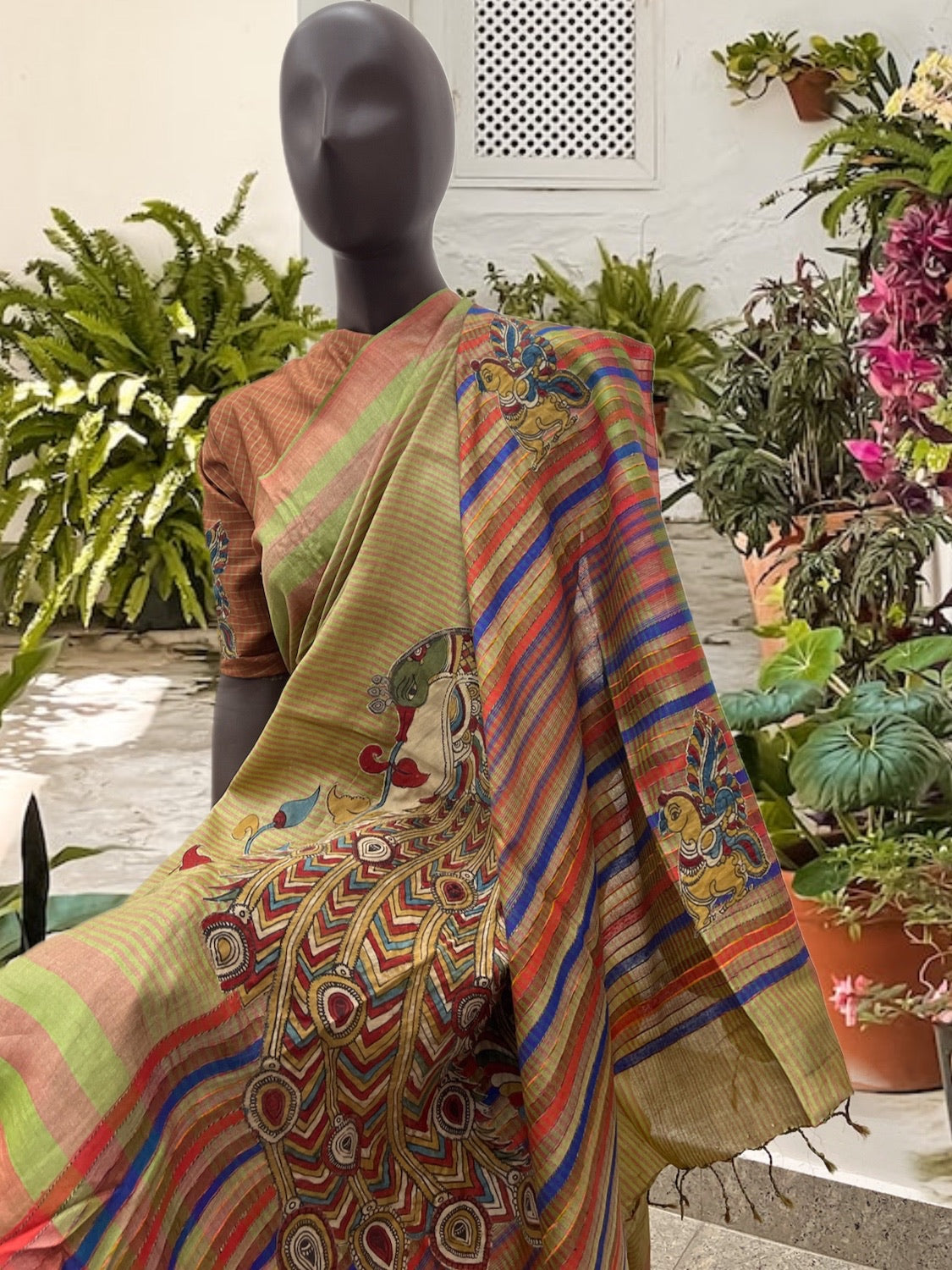 Discover elegance redefined with our printed Tussar silk sarees at Kalyan  Silks. Crafted with finesse, each saree boasts intricate prints…